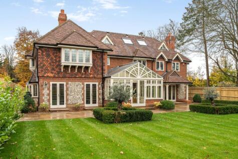 Epsom Road, East Horsley, KT24