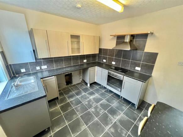 2 bed Terraced for sale Image 6