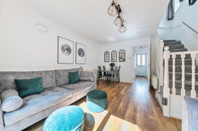 1313724-11-685584...