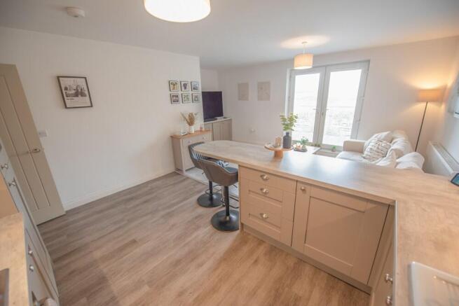 2 bed Apartment for sale Image 6