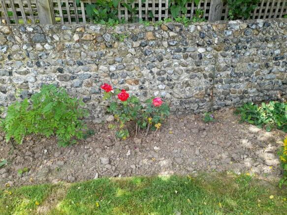 Rear garden 6.jpg