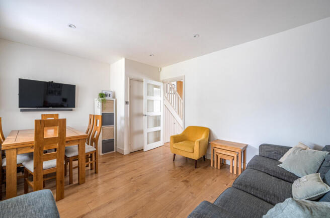 1438854-12-69cd31...