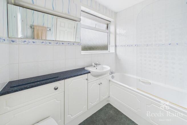 3 bed Semi-Detached for sale Image 9