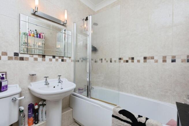 2 bed Apartment for sale Image 11