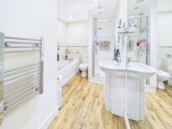 2 bed Flat for sale Image 10