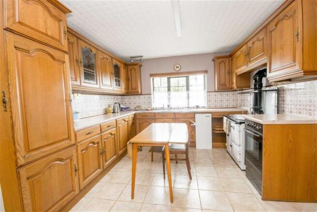 KITCHEN/BREAKFAST ROOM