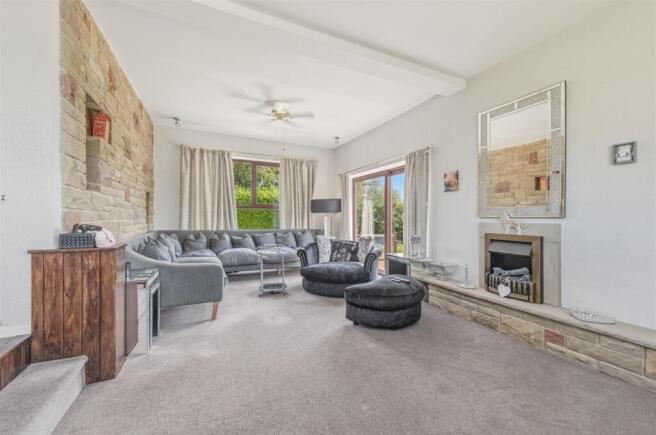 4 bed Detached for sale Image 5