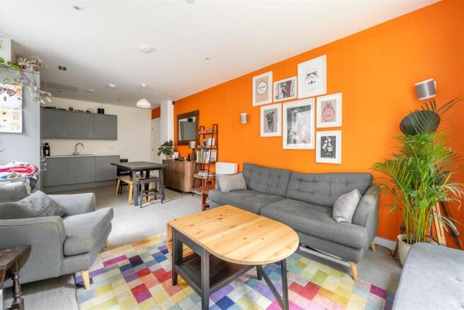 Lena Kennedy Close, E4