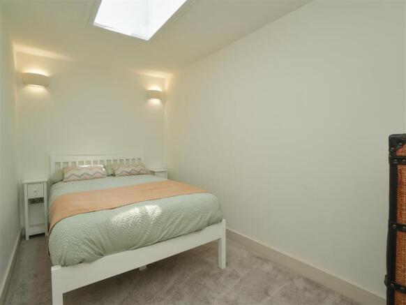 2 bed Semi-Detached Bungalow for sale Image 10