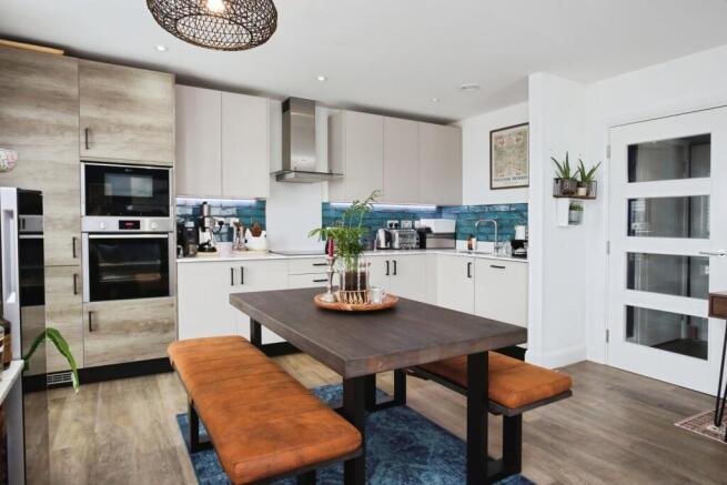 Kitchen/ Dining Room