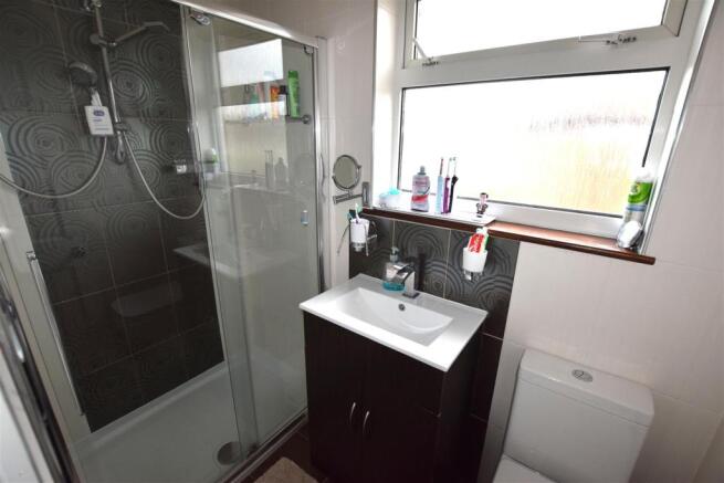 Shower room .JPG