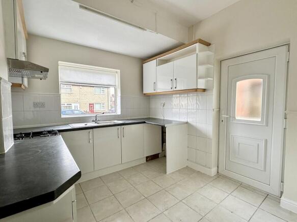2 bed Terraced to rent Image 4