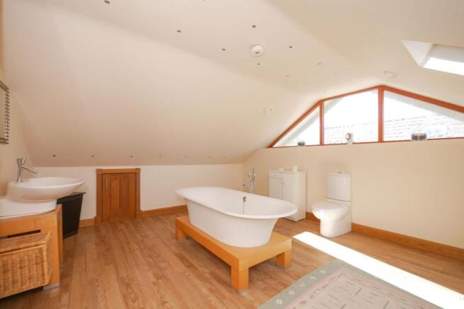 En-Suite Bathroom
