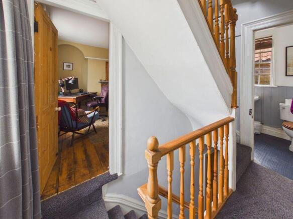 4 bed Detached for sale Image 8