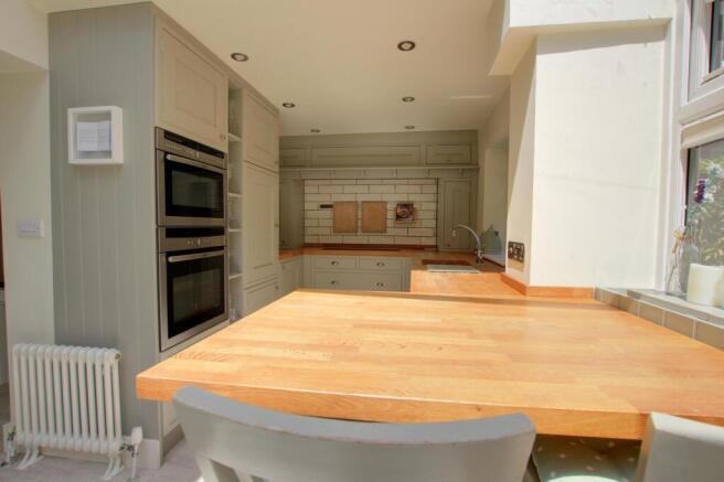 kitchen breakfast ba
