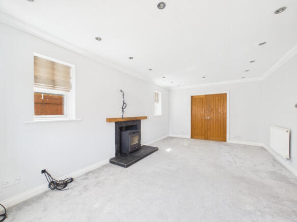 4 bed Detached for sale Image 7