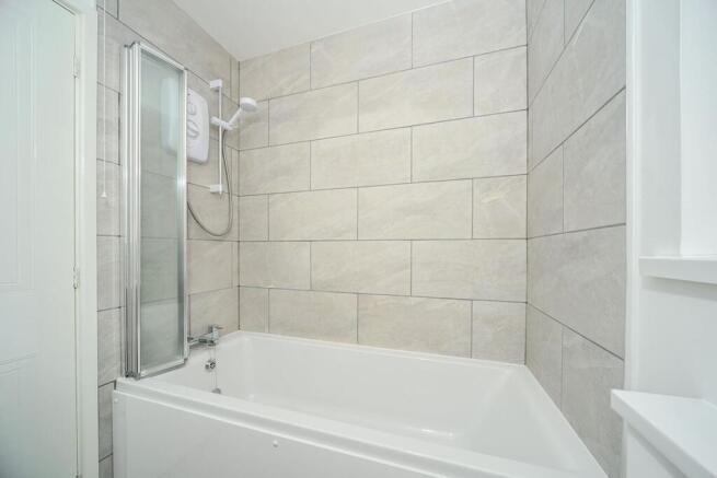 2 bed Apartment to rent Image 6