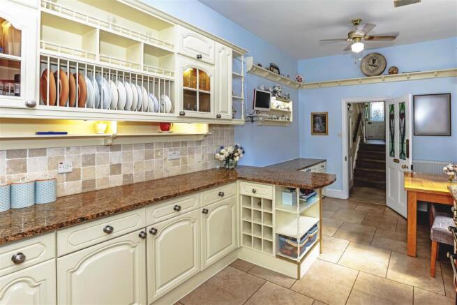 KITCHEN DINER