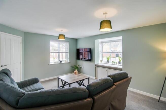 3 bed Semi-Detached for sale Image 5