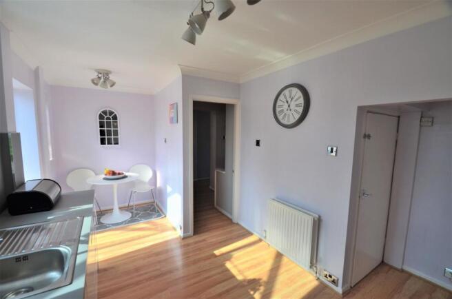 kitchen 2.jpg