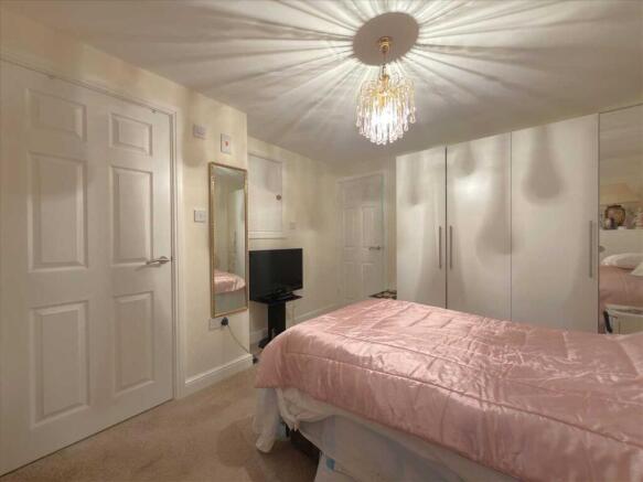 3 bed Detached for sale Image 12