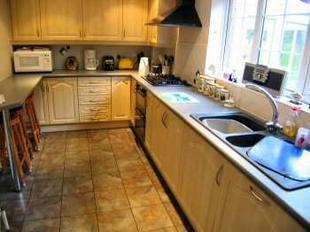 REFITTED KITCHEN/BREAKFAST ROOM 13' x 8'