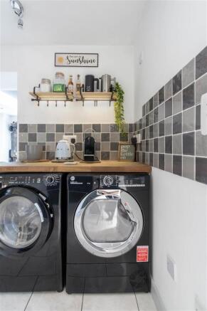 3 bed Semi-Detached for sale Image 12
