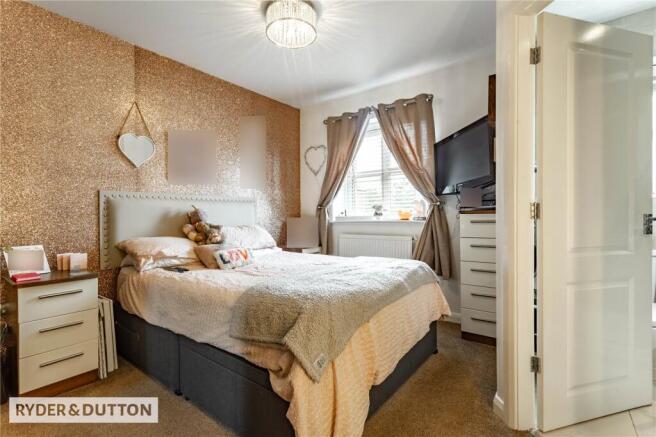 4 bed Detached for sale Image 12