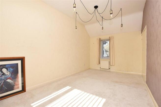 3 bed Terraced for sale Image 9