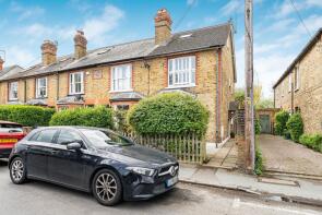 28, Harvest Road, Egham TW20 0QS