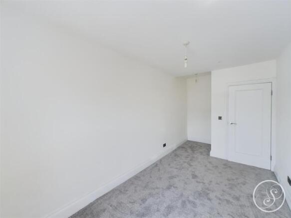 2 bed Flat to rent Image 9