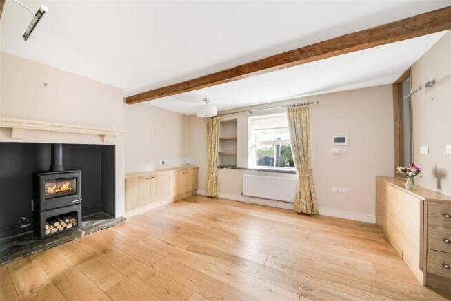 OPEN PLAN LIVING/DINING ROOM