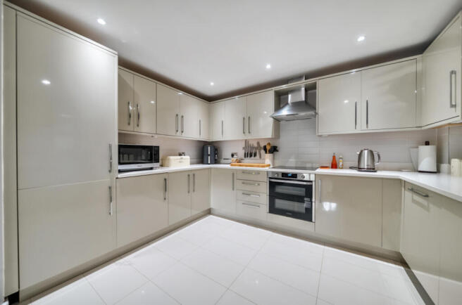 1311680-13-685062...