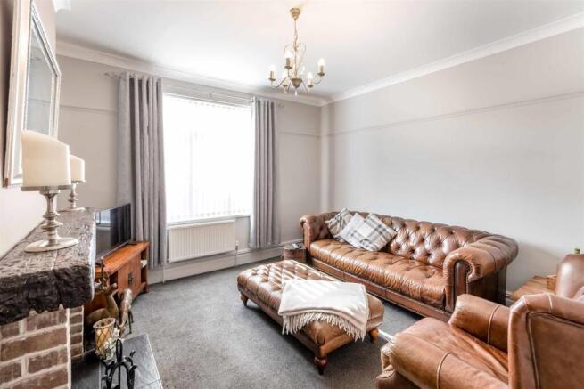 4 bed Detached for sale Image 11