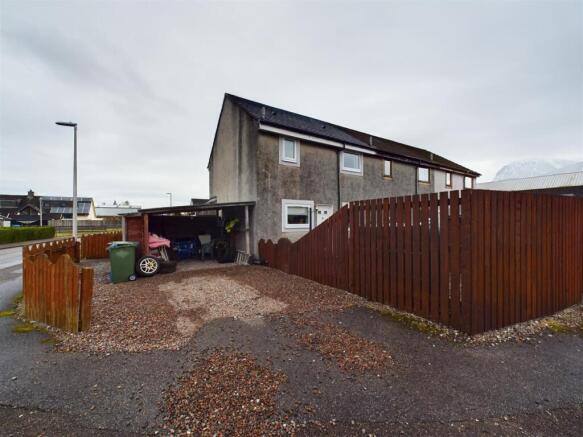 DRIVEWAY & CARPORT