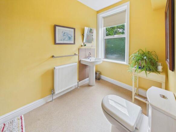 4 bed Semi-Detached for sale Image 8