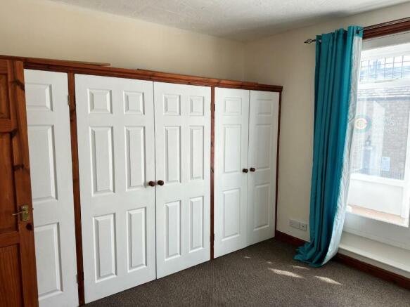 Bed 1.jpg