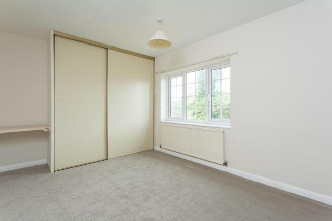 4 bed Detached to rent Image 5