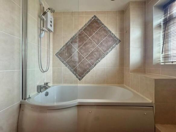 Bathroom..jpg
