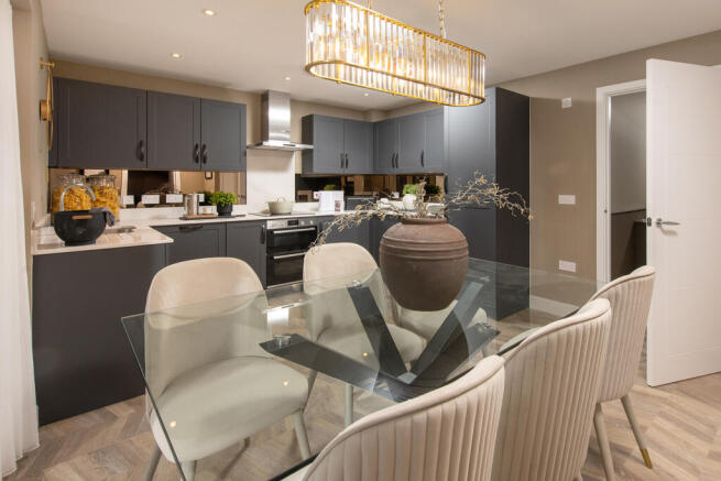 4 bed Detached for sale Image 5