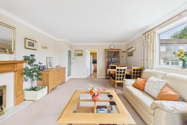 2 bed Ground Flat for sale Image 6