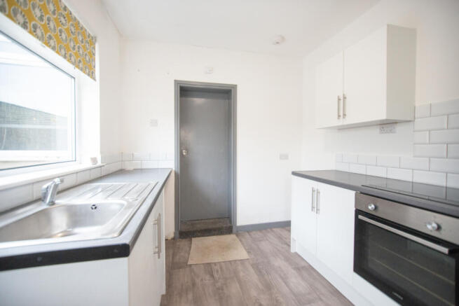 2 bed End of Terrace to rent Image 5