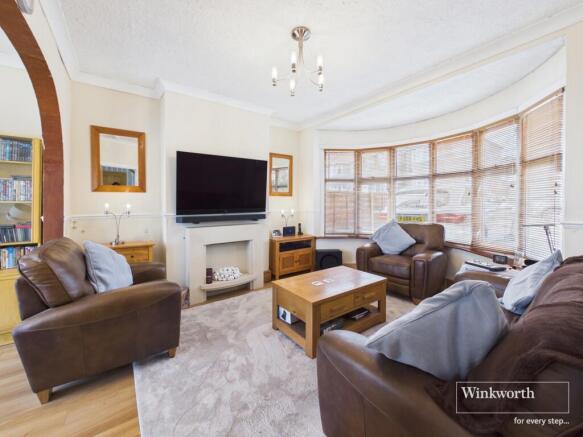Hill View Gardens, Kingsbury, London, NW9 photo 3