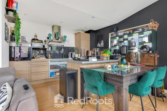 2 bed Apartment for sale Image 8