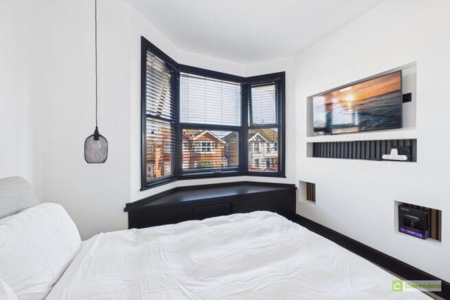 CAM02528G0-PR0446-STILL003