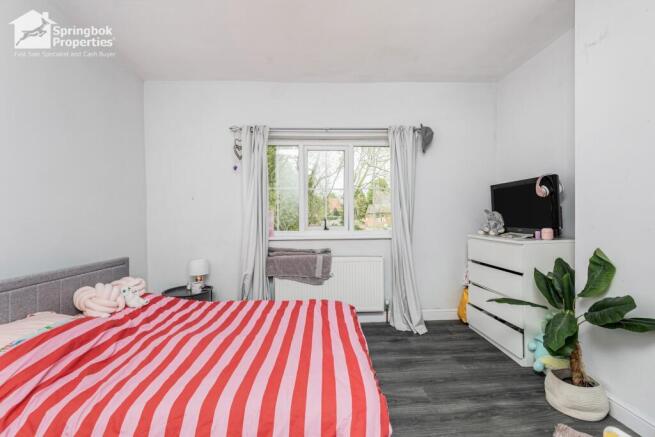 5 bed Detached for sale Image 12