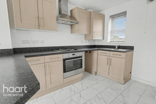 3 bed Town House for sale Image 6