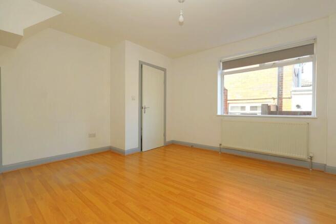 3 bed Semi-Detached for sale Image 4