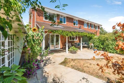 St. Clements Close, Romsey