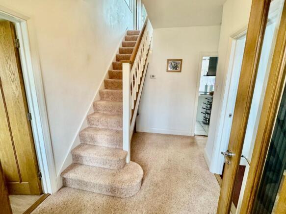 Park Road, Raunds, Wellingborough, NN9 photo 4